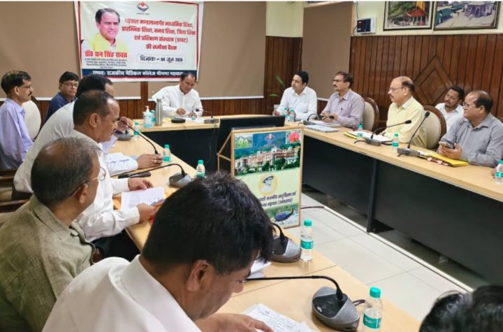 सूबे के स्कूलों में अनिवार्य होगा एनसीसी, एनएसएस व स्काउट- डाॅ. धन सिंह रावत