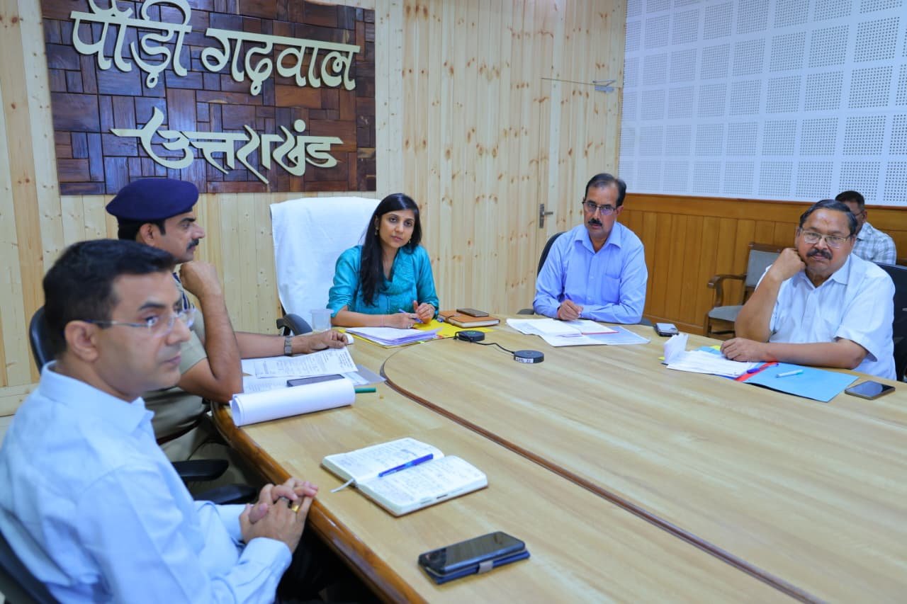 कांवड़ यात्रा की तैयारियों को लेकर जिलाधिकारी ने की व्यापक समीक्षा, 10 जुलाई तक स्थायी प्रकृति के सभी कार्य पूर्ण करने के निर्देश