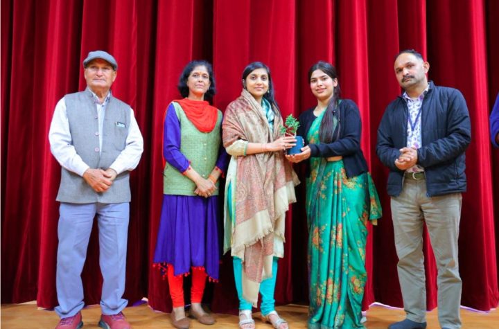 बच्चों के सर्वांगीण विकास के लिए रंगमंच और सांस्कृतिक गतिविधियां अत्यंत आवश्यक- जिलाधिकारी