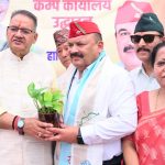 कैबिनेट मंत्री गणेश जोशी ने सैनिक कल्याण परिषद के उपाध्यक्ष शमशेर सिंह बिष्ट के कार्यालय का किया शुभारंभ