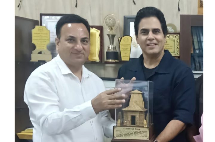 फिल्म अभिनेता अमन वर्मा ने की फिल्म विकास परिषद के नोडल अधिकारी से भेंट