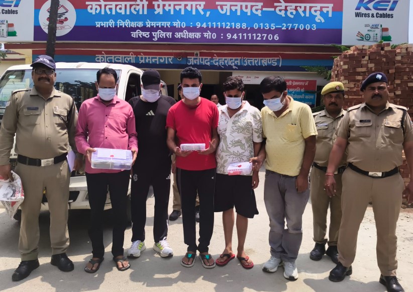 निजी मकान में चल रहे जुए तथा ऑनलाइन सट्टे के खेल का पुलिस ने किया खुलासा, पांच आरोपी गिरफ्तार
