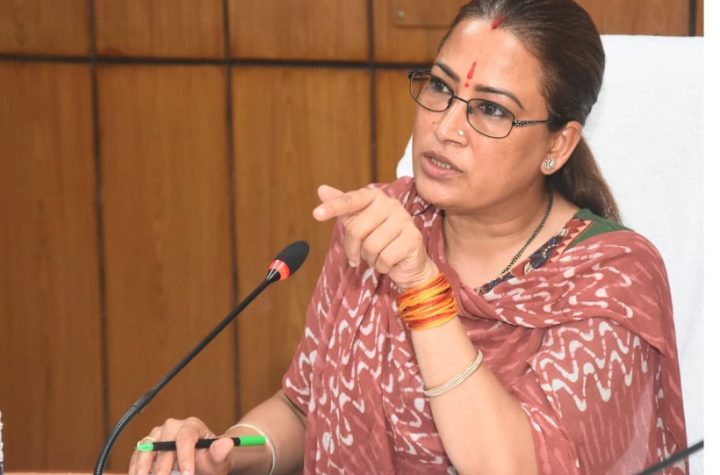 एसआईआर के साथ विभागीय काम भी करें आंगनबाड़ी कार्यकत्री- रेखा आर्या