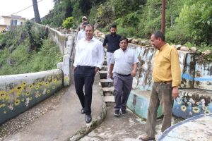 मतदाताओं को उपलब्ध कराई जा रही सुविधाओं की समीक्षा