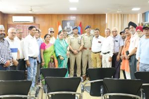 “विश्व वरिष्ठ नागरिक दिवस’’ पर एसएसपी देहरादून द्वारा सीनियर सिटीजन्स से की शिष्टाचार भेंट