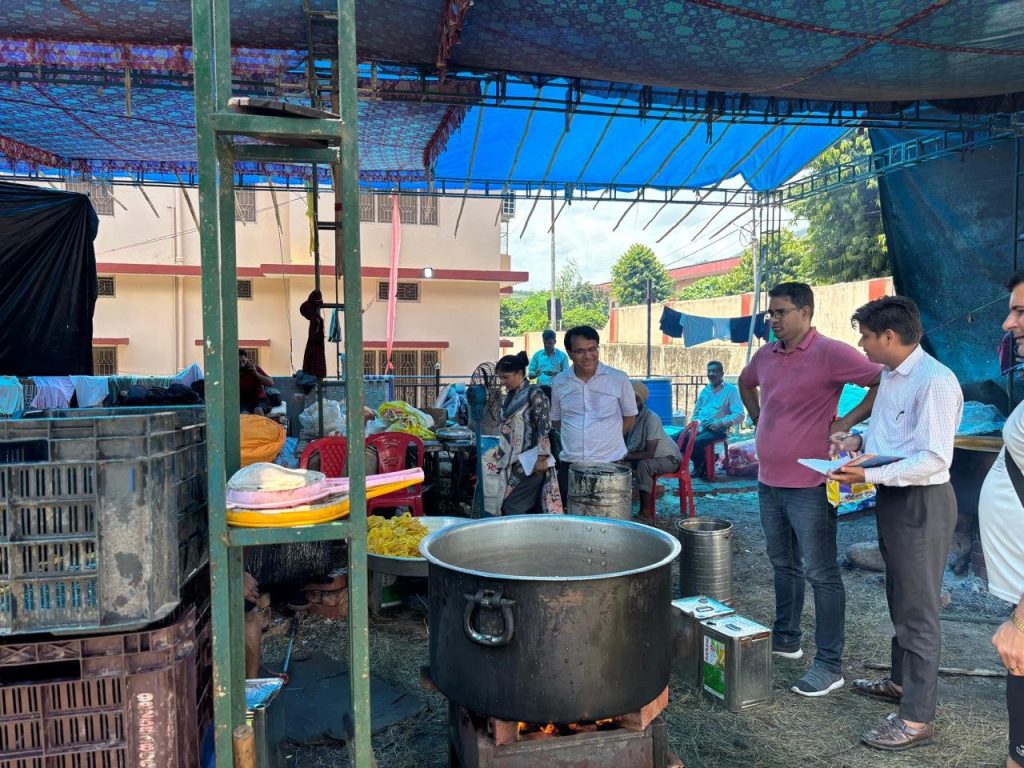 कांवड़ मेले में मिलावट पर कड़ी निगरानी, मोबाइल फूड टेस्टिंग लैब से हो रही मौके पर निःशुल्क जांच
