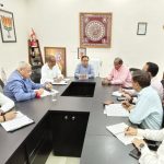 शिक्षा मंत्री डॉ. धन सिंह रावत ने विभागीय अधिकारियों के साथ की समीक्षा बैठक