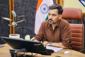 जिला चिकित्सालय के घटते राजस्व के कारणों की जांच कर विस्तृत रिपोर्ट प्रस्तुत करने के डीएम ने दिए निर्देश