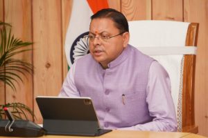 मुख्यमंत्री ने सड़कों को अक्टूबर तक गड्ढ़ा मुक्त करने के निर्देश दिए
