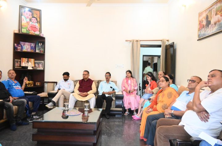 कैबिनेट मंत्री गणेश जोशी ने सुनी पीएम के मन की बात, बोले- सामाजिक कार्य की प्रेरणा देता है प्रत्येक एपिसोड