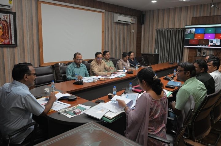 जिलाधिकारी ललित मोहन रयाल की अध्यक्षता में जिला कौशल एवं अप्रेंटिसशिप समिति की समीक्षा बैठक सम्पन्न