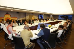 दिल्ली में प्रवासी बुद्धिजीवियों से CM धामी का संवाद, कहा- उत्तराखण्ड के विकास में प्रवासियों की महत्वपूर्ण भागीदारी