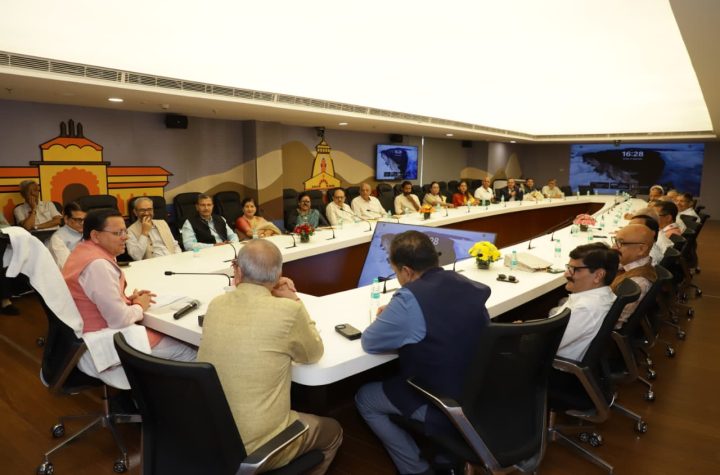दिल्ली में प्रवासी बुद्धिजीवियों से CM धामी का संवाद, कहा- उत्तराखण्ड के विकास में प्रवासियों की महत्वपूर्ण भागीदारी