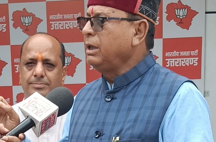 सरकारी कार्यालयों को अराजकता का अड्डा बना रही कांग्रेस : खजान दास
