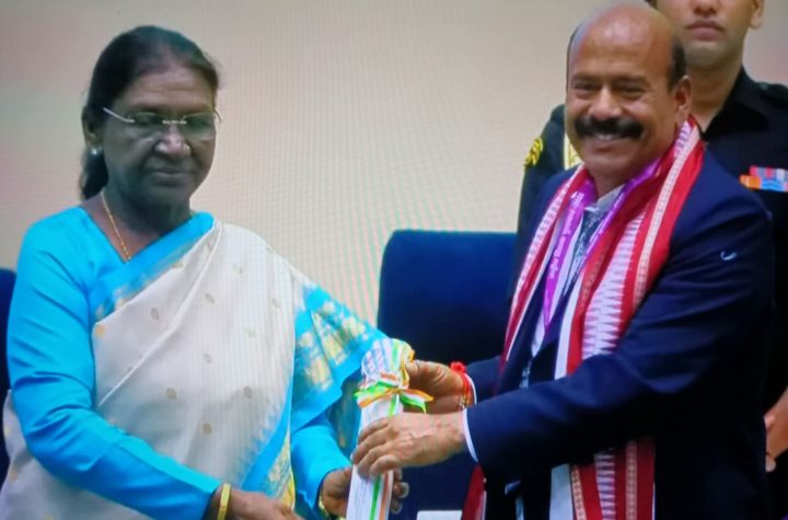 नैनीडांडा विकासखंड के शिक्षक गबर सिंह बिष्ट राष्ट्रीय शिक्षक पुरस्कार-2026 से सम्मानित
