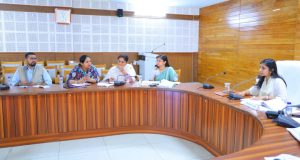 पौड़ी में राजस्व समीक्षा बैठक, पुराने वादों के शीघ्र निस्तारण और वसूली में तेजी के निर्देश