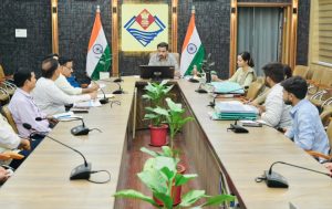 ग्रीन बिल्डिंग की धीमी प्रगति पर डीएम सख्त, कार्यदायी संस्था को लगाई फटकार