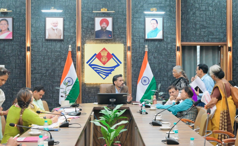 राज्य आंदोलनकारियों के चिन्हीकरण को लेकर समिति की बैठक, डीएम ने दिए पारदर्शिता के साथ निस्तारण के निर्देश
