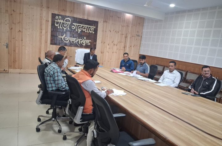 एसआईआर को लेकर राजनीतिक दलों के प्रतिनिधियों के साथ बैठक