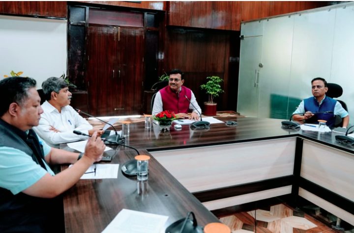 योजनाओं की प्रगति के साथ आमजन को मिल रहे लाभ का भी करें आंकलन- मुख्य सचिव