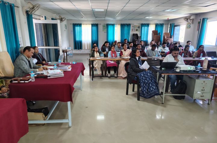 बदलते शैक्षिक परिदृश्य में सकारात्मक दृष्टिकोण और नवाचार के साथ कार्य करें अधिकारी: अपर निदेशक गढ़वाल