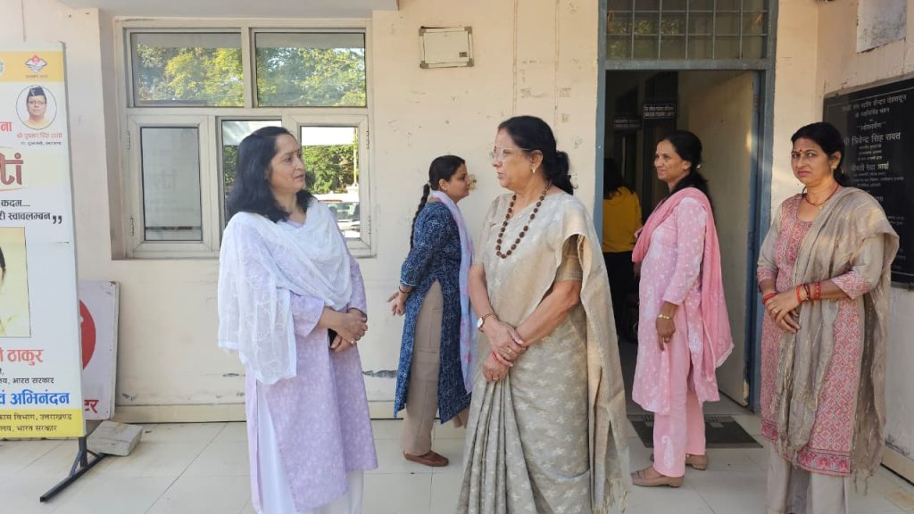 महिला आयोग अध्यक्ष कुसुम कण्डवाल ने सखी वन स्टॉप सेंटर का किया निरीक्षण, सहायता व्यवस्था की समीक्षा