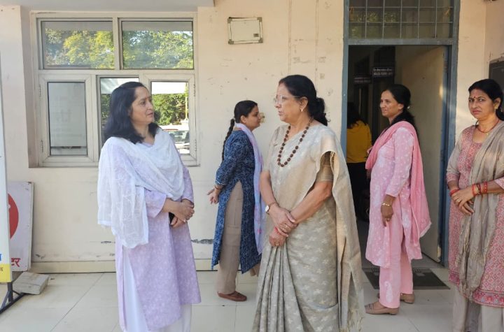 महिला आयोग अध्यक्ष कुसुम कण्डवाल ने सखी वन स्टॉप सेंटर का किया निरीक्षण, सहायता व्यवस्था की समीक्षा