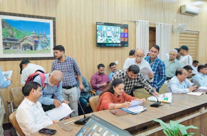 जनता की फरियाद पर प्रशासन सख्त, समाधान दिवस में 126 शिकायतें दर्ज