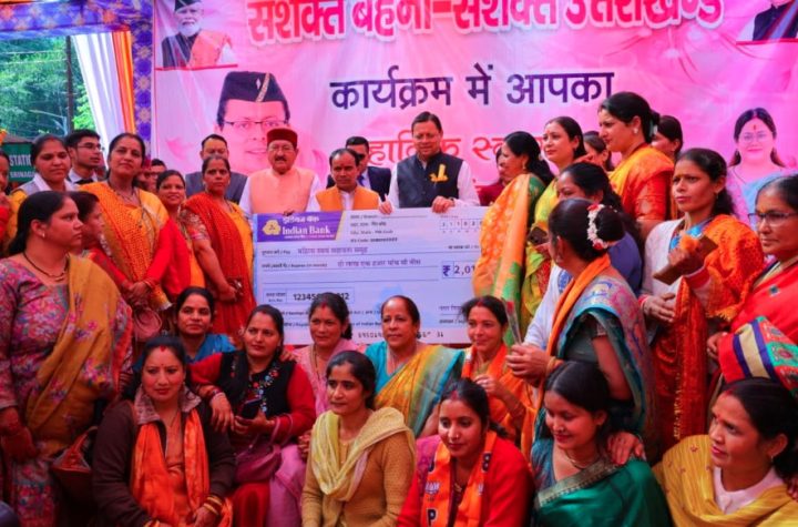 श्रीनगर में मुख्यमंत्री के स्वागत को सड़कों पर उमड़ा जनसैलाब, करोड़ों के विकास कार्यों की सौगात
